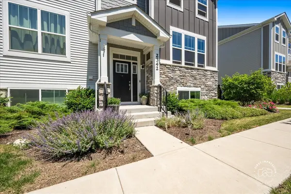 2342 Southwind BLVD, South Elgin, IL 60177