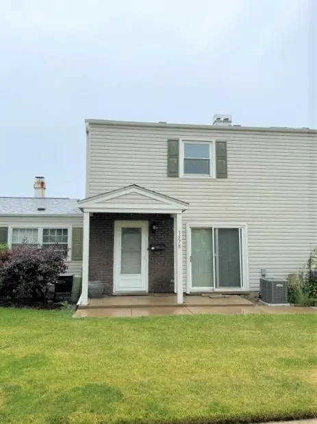 157 Peter CT #B, Bartlett, IL 60103