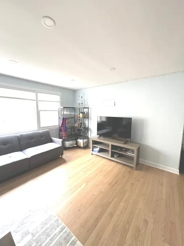 5214 N Potawatomie AVE #2E, Chicago, IL 60656