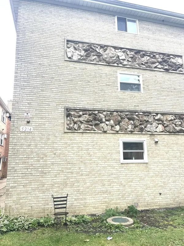 5214 N Potawatomie AVE #2E, Chicago, IL 60656