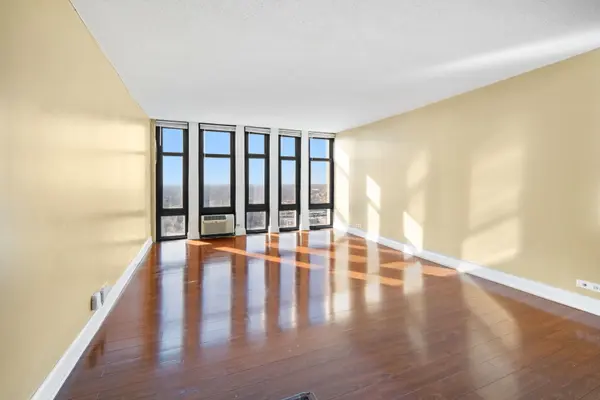 6700 S South Shore DR #10J, Chicago, IL 60649