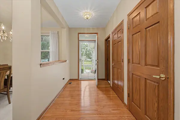 12970 Wisconsin CIR, Huntley, IL 60142