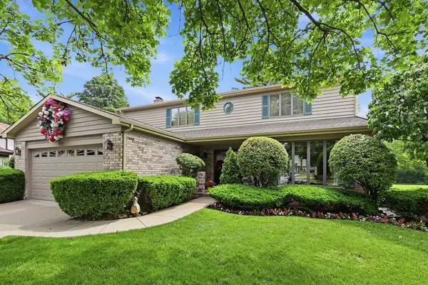 1411 W Allison CT, Arlington Heights, IL 60005