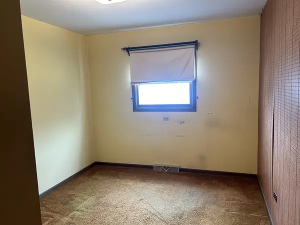 2061 Monday DR, Elgin, IL 60123
