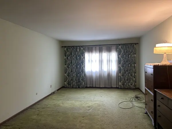 2061 Monday DR, Elgin, IL 60123