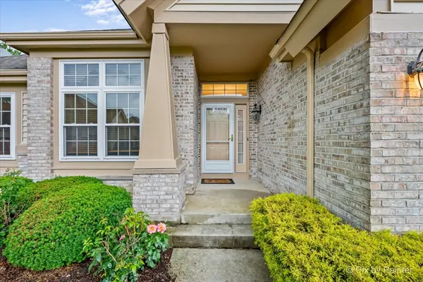 530 Bunker Hill CT, Mundelein, IL 60060