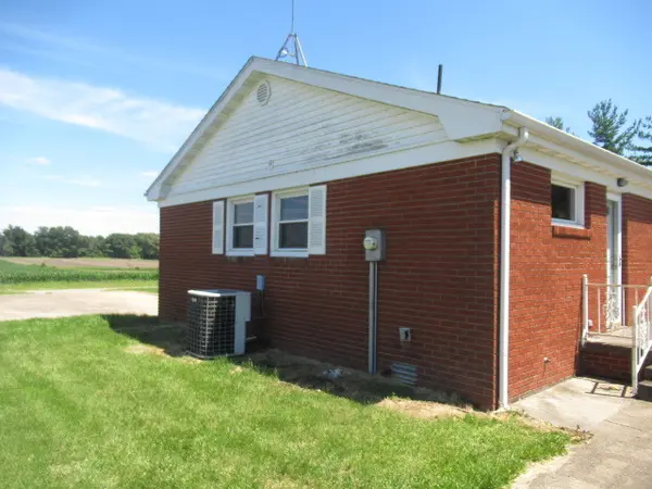 11317 Route 166 Route, Marion, IL 62959