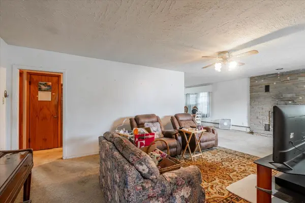 1409 1/2 Mulberry ST, Bloomington, IL 61701