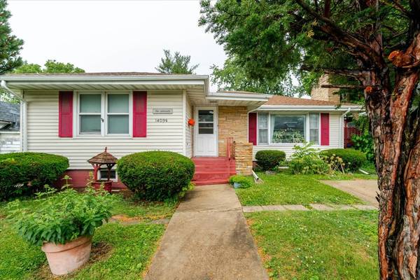 1409 1/2 Mulberry ST, Bloomington, IL 61701