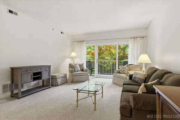 7841 W 157th ST #104, Orland Park, IL 60462