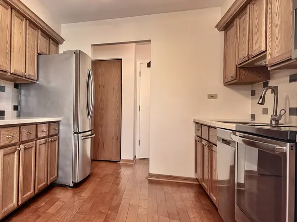 440 Raintree CT #3G, Glen Ellyn, IL 60137