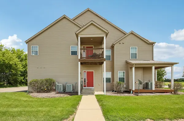 661 Stonegate DR, Sycamore, IL 60178