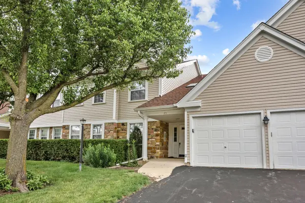 75 Larch CT #D-Z2, Schaumburg, IL 60193