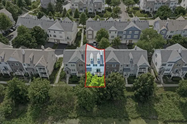 1103 Bartholdi CT, Carol Stream, IL 60188