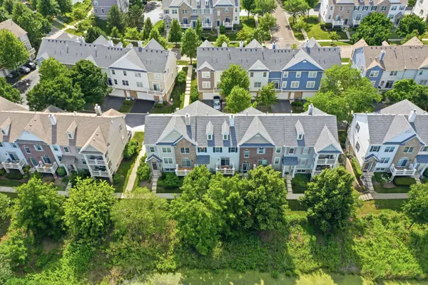 1103 Bartholdi CT, Carol Stream, IL 60188