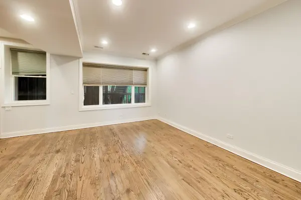 5302 N Kedzie AVE #1, Chicago, IL 60625