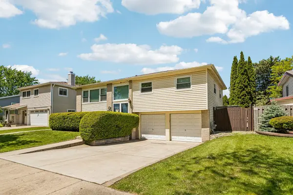 774 Polynesian DR, Des Plaines, IL 60016