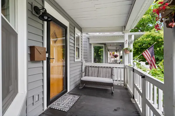2241 W Foster AVE, Chicago, IL 60625