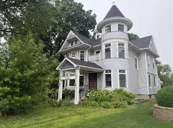 642 W Stephenson ST, Freeport, IL 61032
