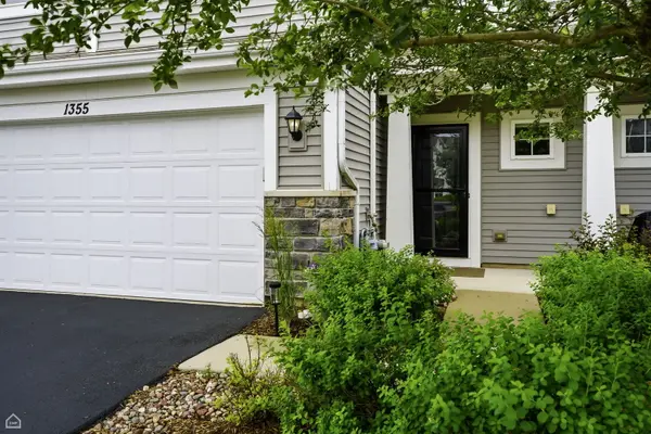 1355 Lighthouse LN, Pingree Grove, IL 60140