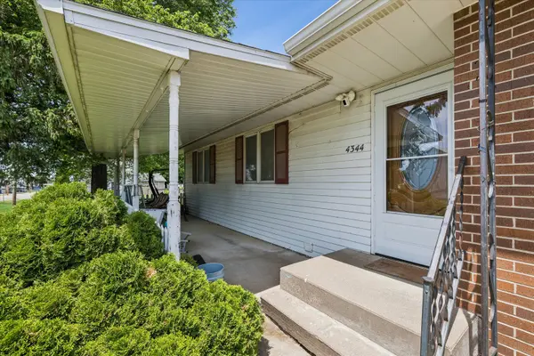 4344 Main ST, Andover, IA 52701