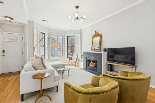 2427 N Seminary AVE #1, Chicago, IL 60614