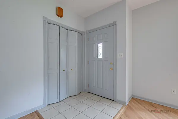 2508 Highland DR, Lindenhurst, IL 60046
