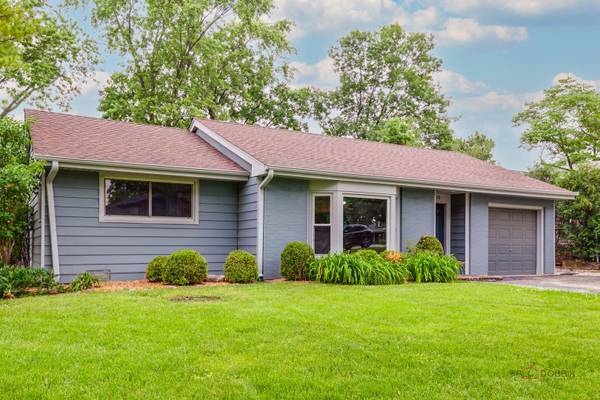 2508 Highland DR, Lindenhurst, IL 60046