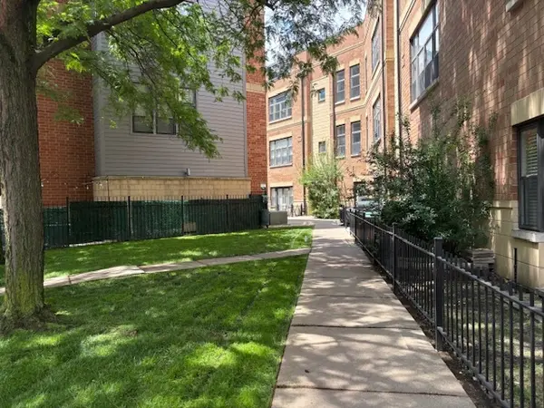 2312 W Bloomingdale AVE #B, Chicago, IL 60647