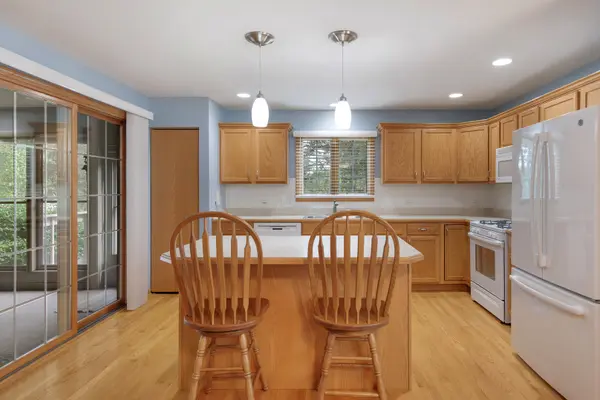 639 Hampshire DR, Hampshire, IL 60140