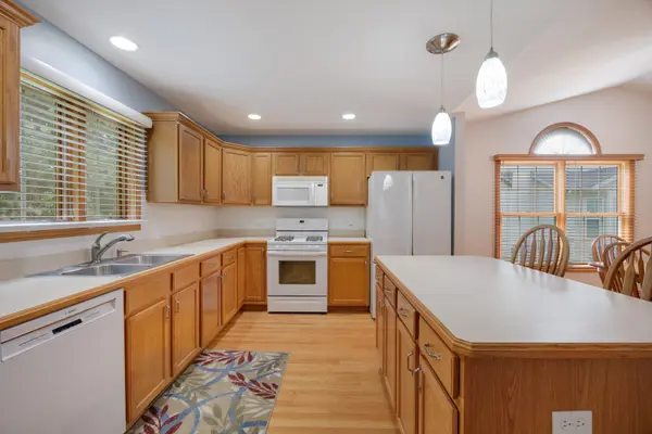 639 Hampshire DR, Hampshire, IL 60140