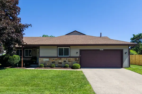 30W253 Bedford LN, Warrenville, IL 60555