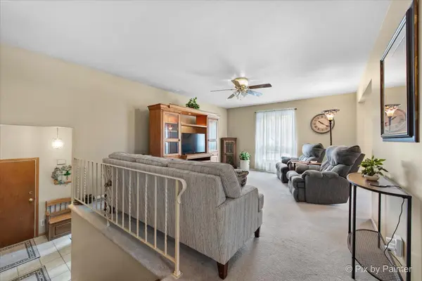 830 Buckingham CT, Crystal Lake, IL 60014