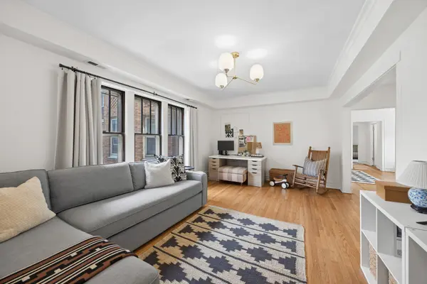 619 WASHINGTON BLVD #2E, Oak Park, IL 60302