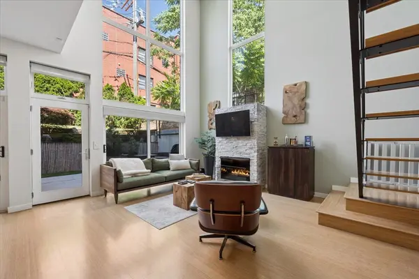 1212 N Hoyne AVE #102, Chicago, IL 60622