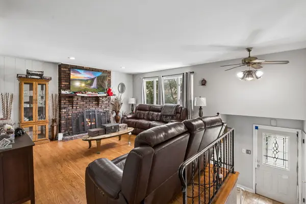 356 W Park AVE, Addison, IL 60101