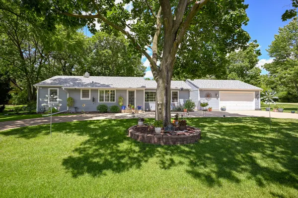 411 Carlisle RD, Batavia, IL 60510