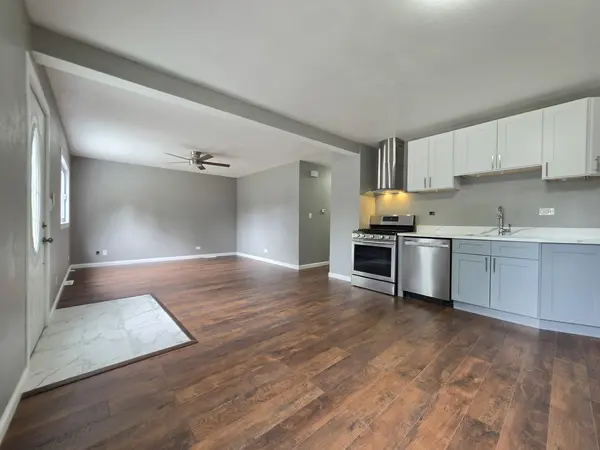 1408 Barberry LN, Round Lake Beach, IL 60073