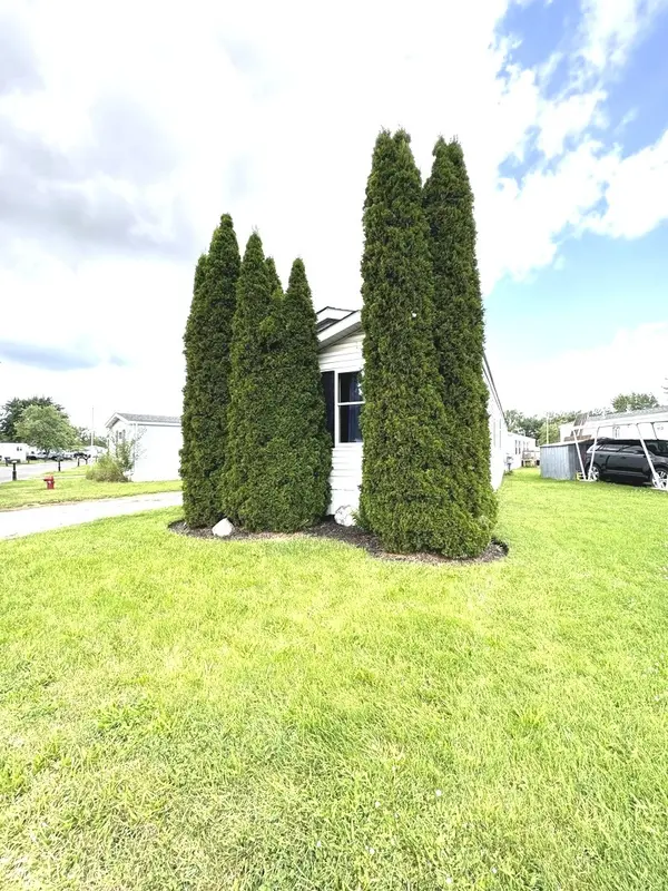 1028 NW Alma CIR #1028, Round Lake, IL 60073