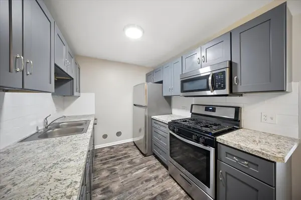 9954 S 84th TER S #210, Palos Hills, IL 60465