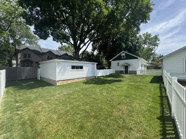 240 W Wilson ST, Palatine, IL 60067