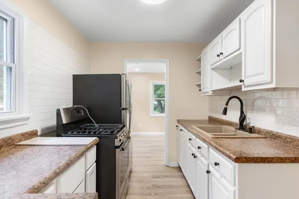 7002 Ridge DR, Davenport, IA 52806