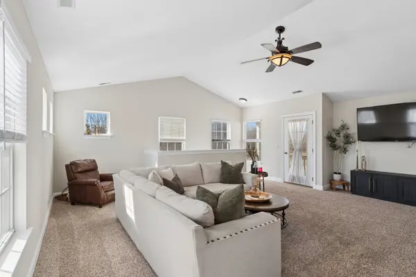 222 Bakers DR W #222, Lakemoor, IL 60051