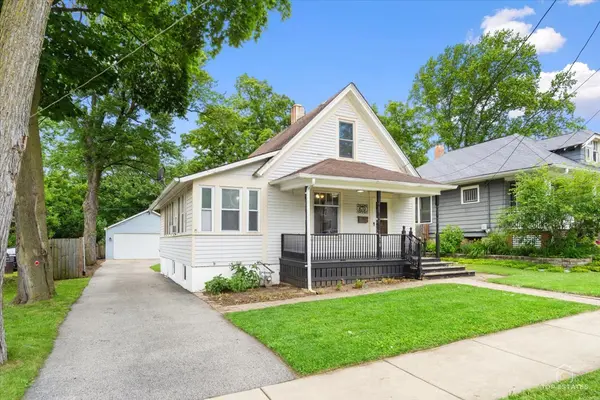 870 Lavoie AVE, Elgin, IL 60120