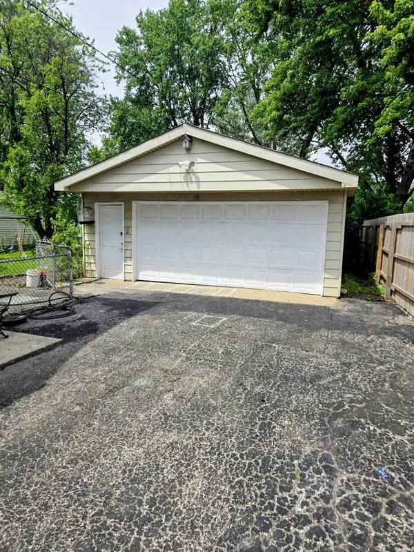 6240 W 87th ST, Burbank, IL 60459