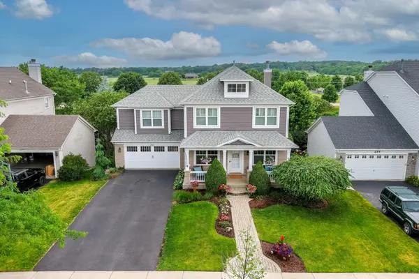 263 Sunbury DR, St. Charles, IL 60175