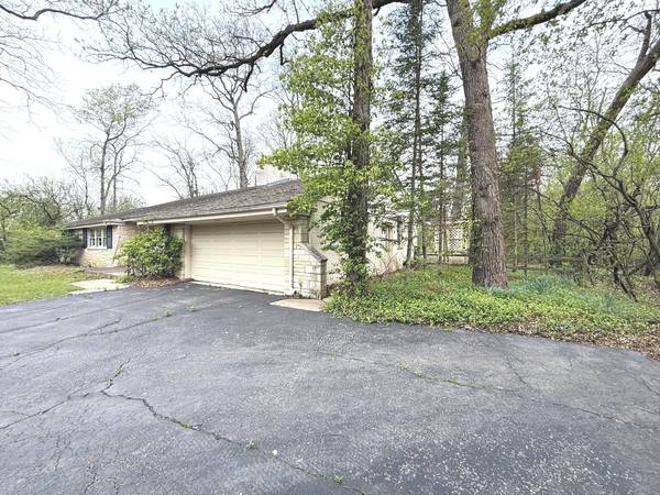 980 Mellody RD, Lake Forest, IL 60045