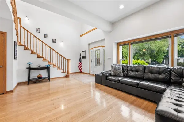 5858 N Luna AVE, Chicago, IL 60646