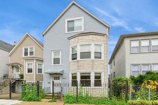 2909 N Ridgeway AVE, Chicago, IL 60618