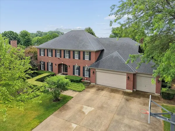740 Fairway LN, Sycamore, IL 60178